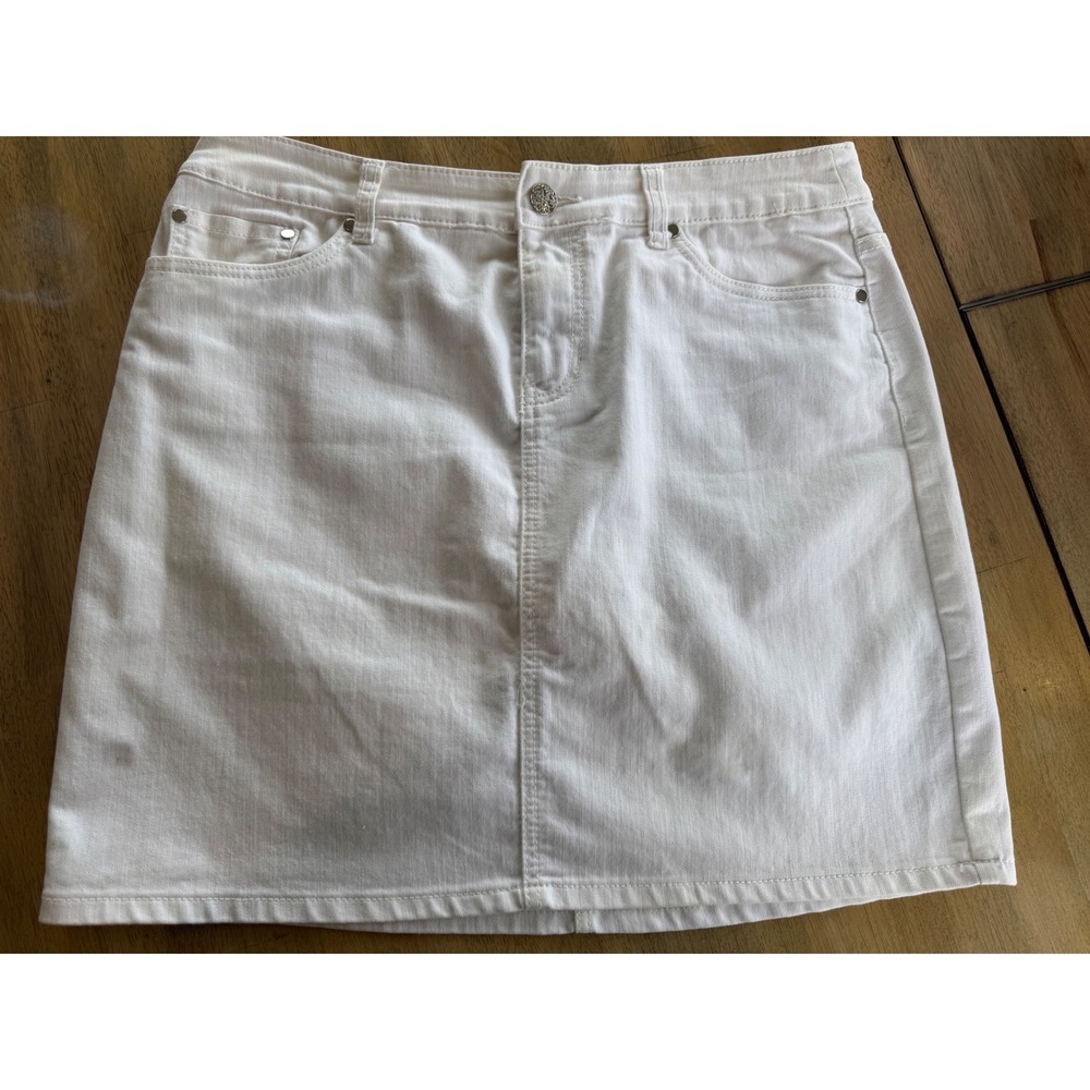 Christopher & Banks White Denim Skort Floral Embroidered Pockets Size 10